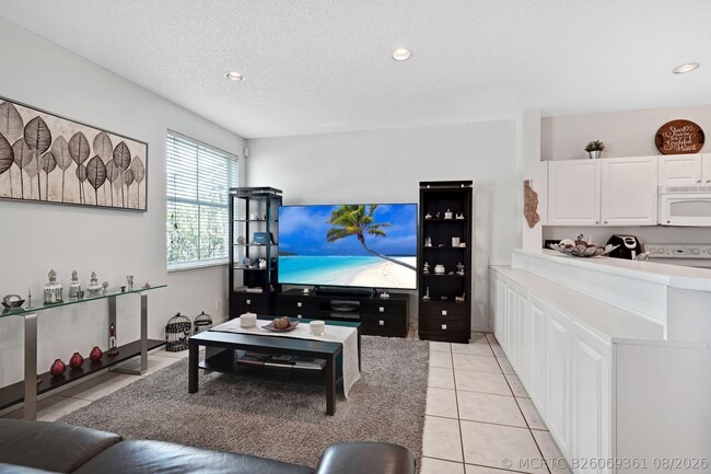 Photo - 1457 Banyan Way