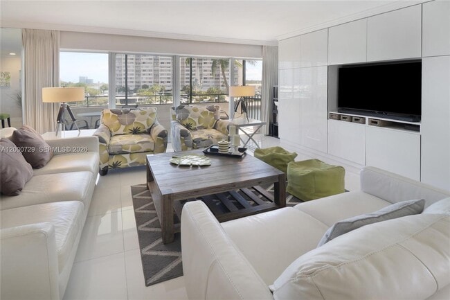 Building Photo - 220 Kings Point Dr Unit 415