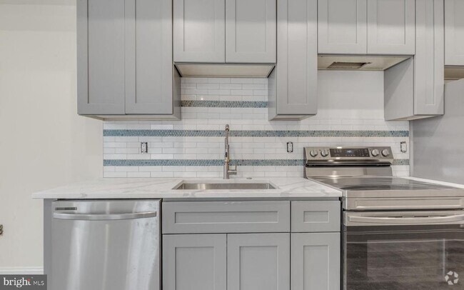 Building Photo - 6601 Ridge Ave Unit C Rental