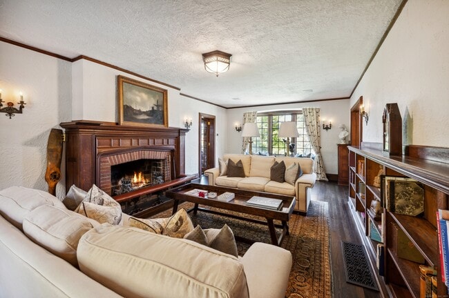 Photo - 47 Carriglea Dr