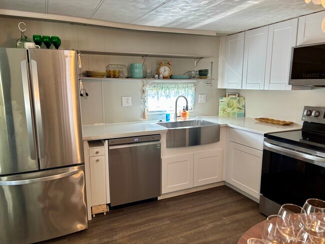 Photo - 3017 Saralake Blvd