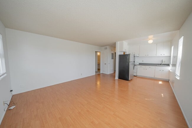 Photo - 1467 Russell St Unit 3