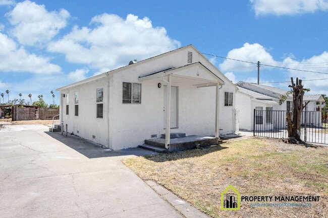 Photo - Charming 2-Bedroom Retreat in Sacramento – Gated w/Large yard