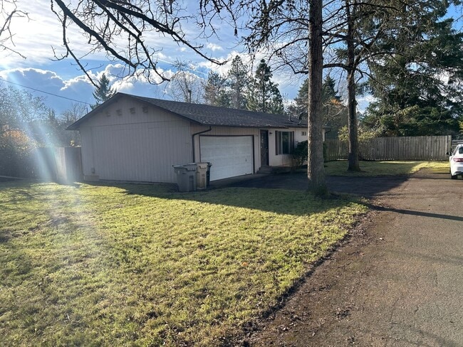 Photo - 3 Bedroom 1 Bath House Country Feel with City Access!