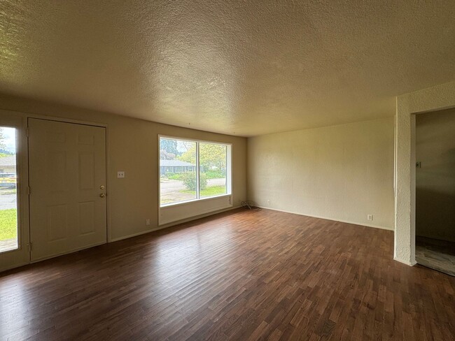 Photo - 2 Bedroom Home Located In SE Eugene Neighborhood