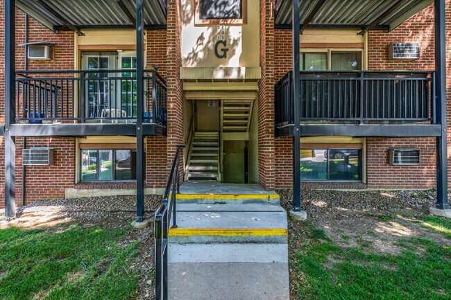 Freshly updated Two bed one bath for rent 
New attractive price