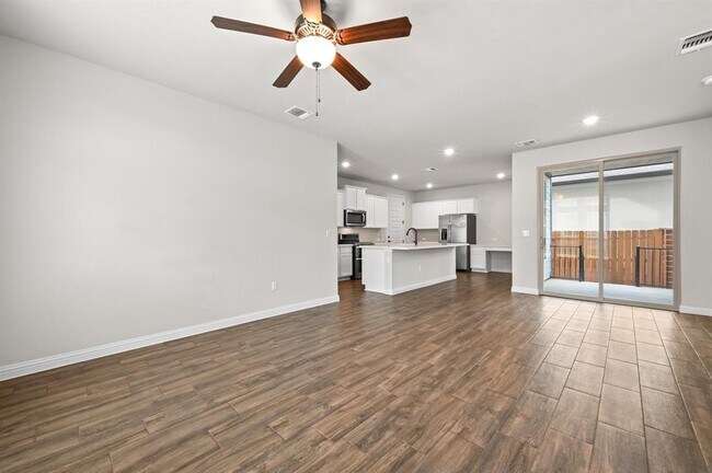 Photo - 8003 Orizzonte St