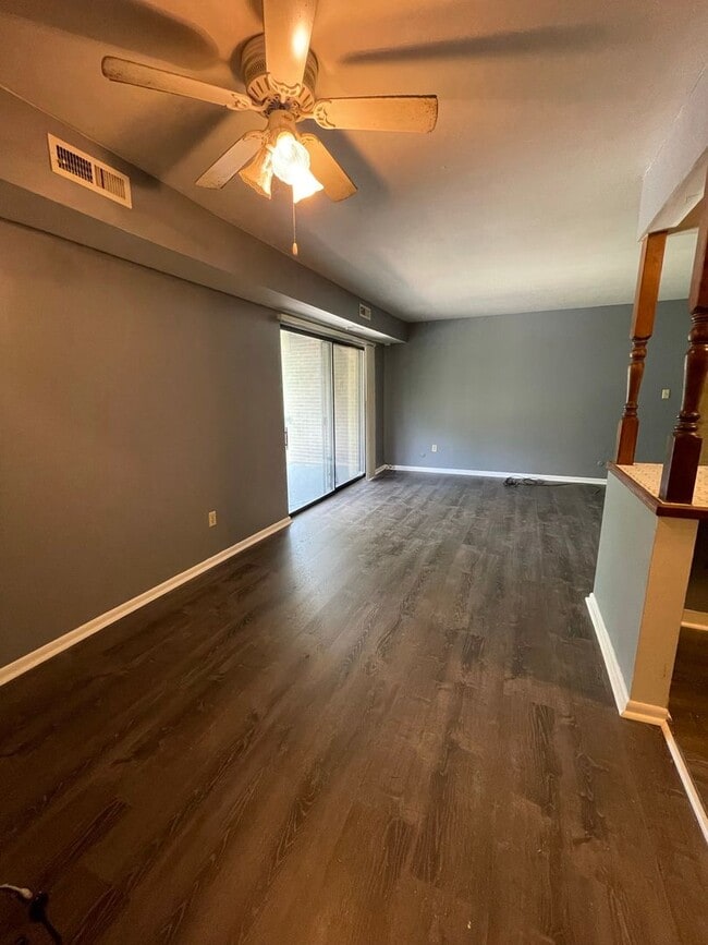 Photo - Fresh Updates! 1 Bed 1 Bath - Moon Twp