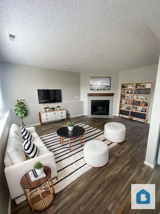Building Photo - 5525 Bowden Loop Unit C Rental