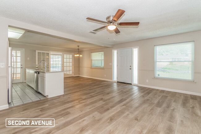 Photo - 1224 Crown Dr