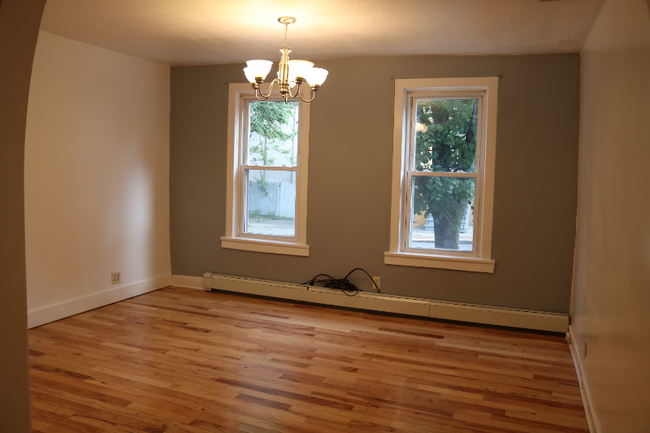 Building Photo - 241 Elm St Rental