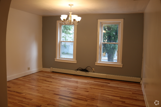 Building Photo - 241 Elm St Unit 1 Rental