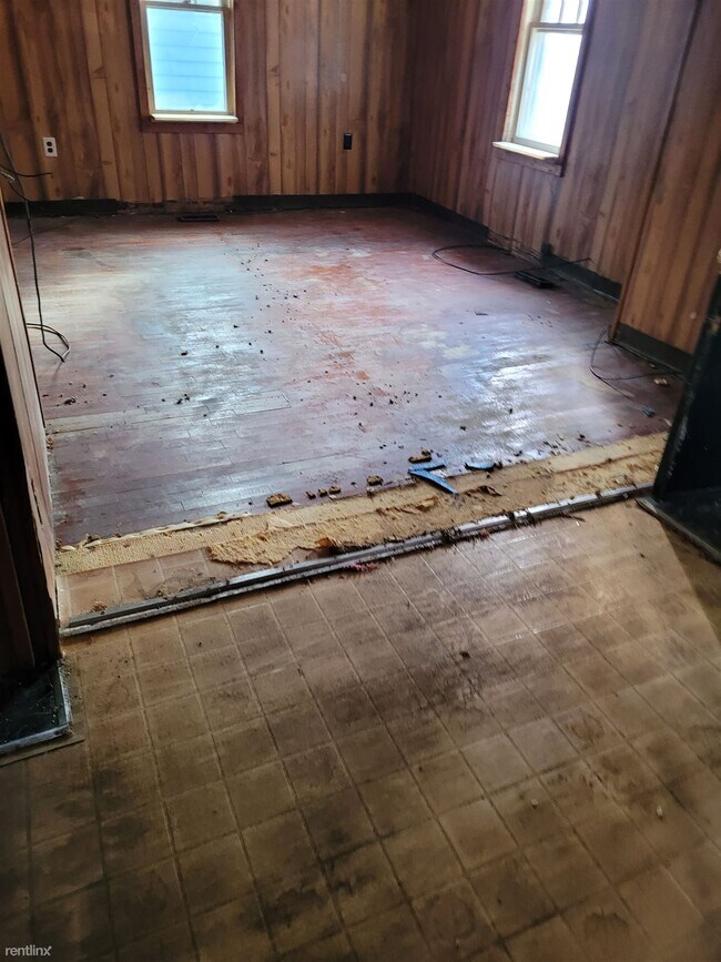 Photo - 3 br, 1 bath House - 1304 North Country Cl...