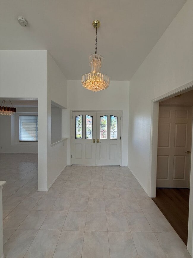 Photo - Beautifully Updated Single Story Home in The Country Club Near The Golf Course