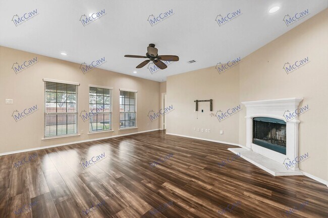 Photo - Wonderful 3/2/2 Home in Waxahachie!