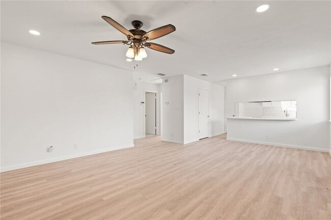 Photo - 6112 Hidden Oaks St