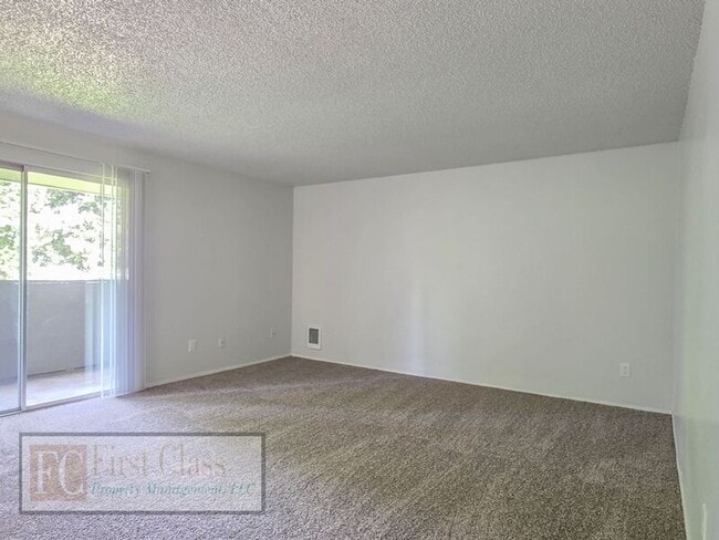 Photo - 1348 NE 186th Ave
