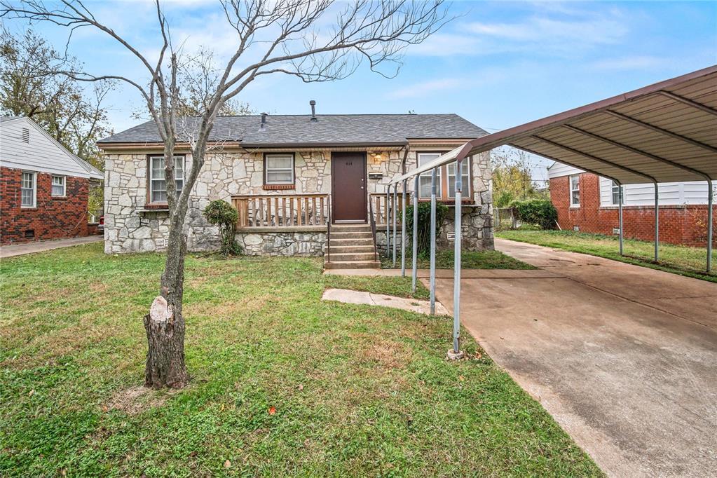 Photo - 414 E Showalter Dr House