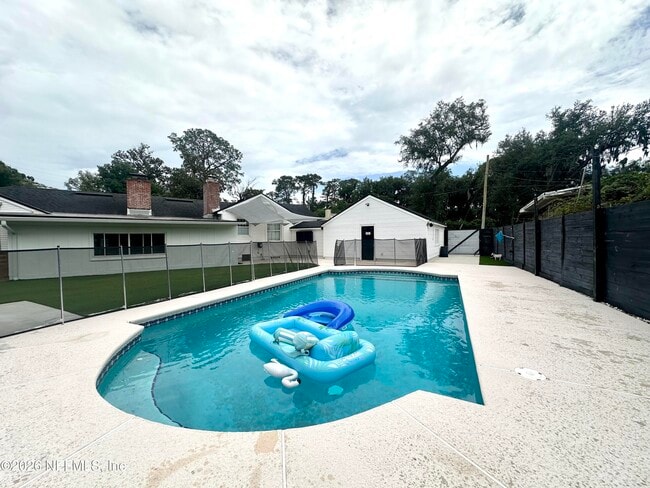 Photo - 5951 Clifton Ave
