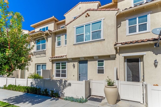 Building Photo - Beautiful 4 Bed 3.5 Bath Home in Great Sch...