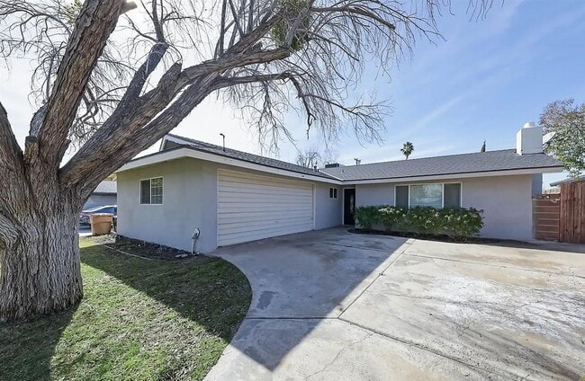 Building Photo - 3212 Covina St