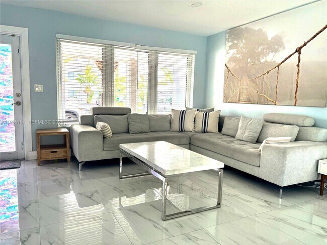 Photo - 5770 NE 18th Ave