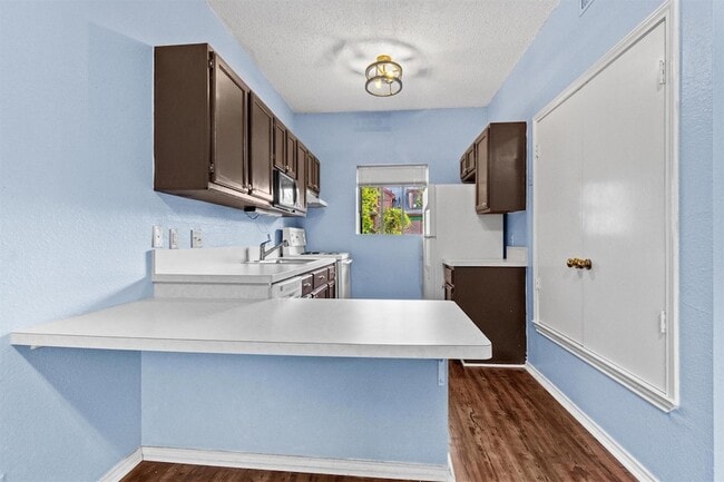 Photo - 3206 King St Unit 204