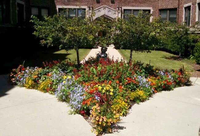 Photo - Rosalind Court