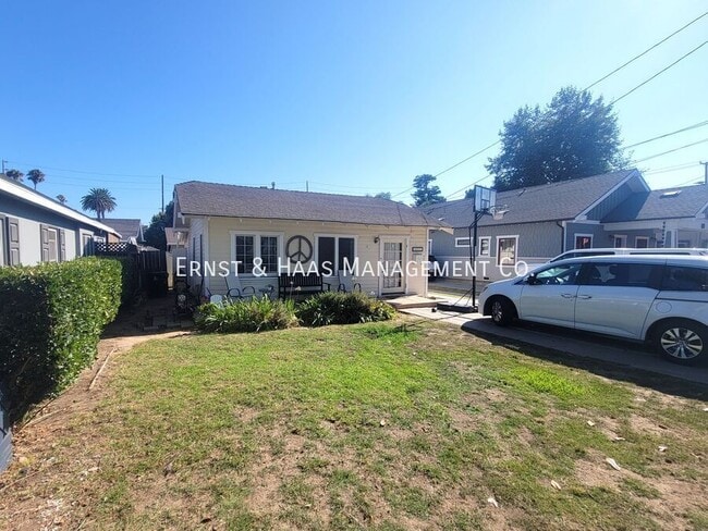 Building Photo - 3632 E Vermont St Rental