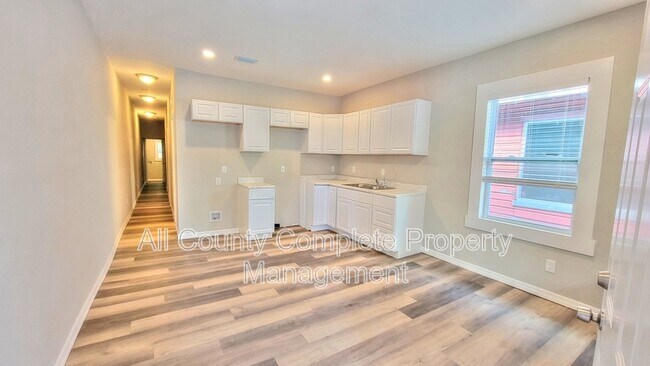 Photo - 1366 Bridier St