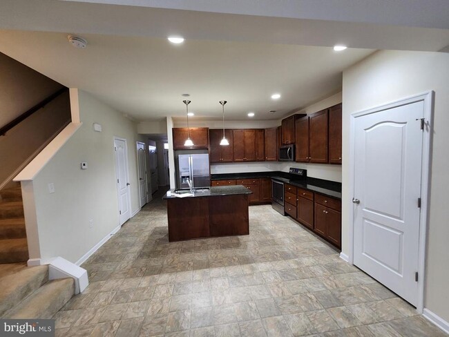 Building Photo - 104 Oflannery Ct