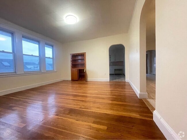 Building Photo - 453 Malden St Unit 2 Rental