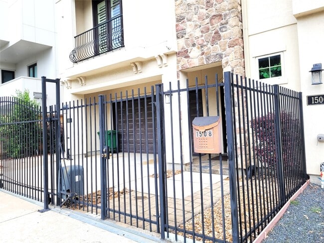 Photo - 1508 Fowler St
