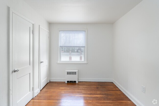 2BR, 1BA - 562SF
