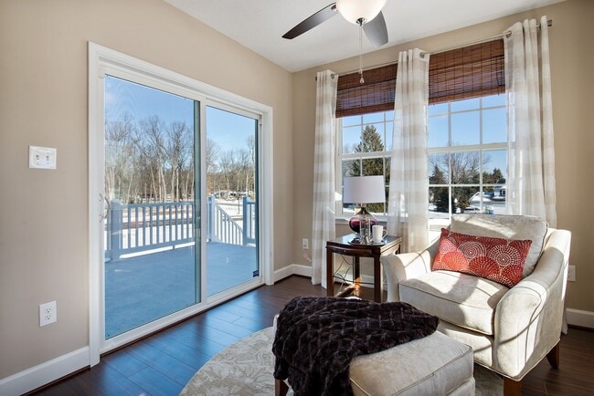 Luxury Townhome with garage! - Luxury Townhome with garage!