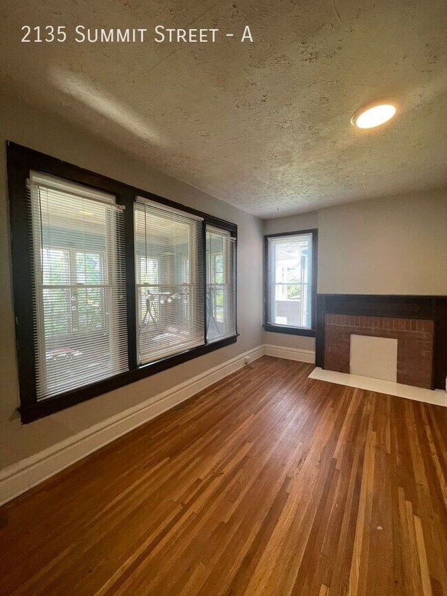 Large 3 bed near OSU campus! Apartment Unit A Columbus, OH