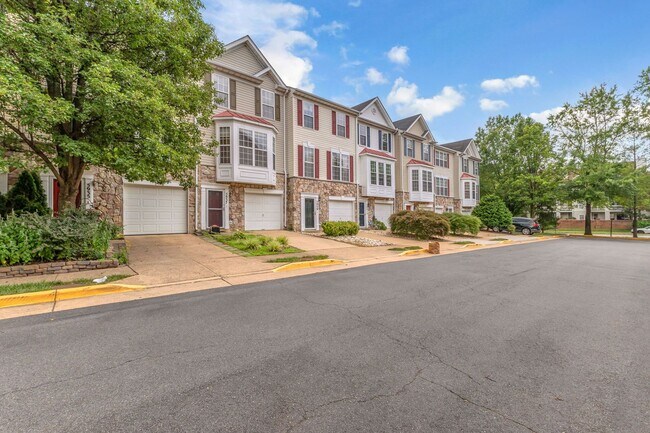 Photo - Dream Townhome in Kingstowne – Updated Elegance with Flexible Living Space