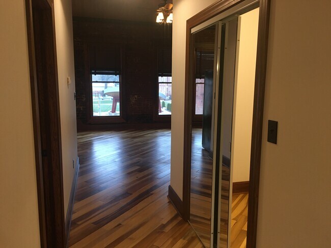 Photo - 314 E 4th St Unit A