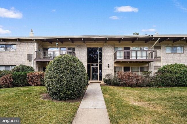 Building Photo - 4965 Americana Dr Unit T-2 Rental