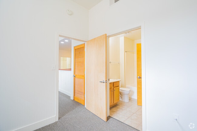 2BR, 2BA - Grace & Monroe Apartments