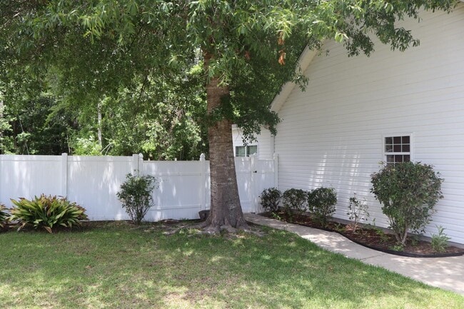 Photo - 130 Ashworth Dr