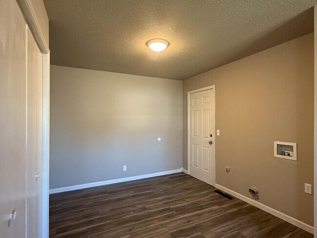 Photo - 2416 Haskell St