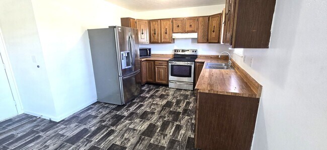 8200 Ptarmigan Ave Unit 8200 Ptarmigan Ave Unit B