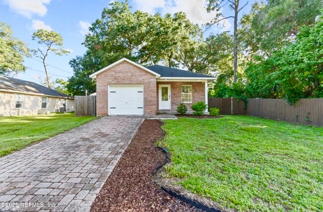 Building Photo - 10621 Oak Crest Dr Rental