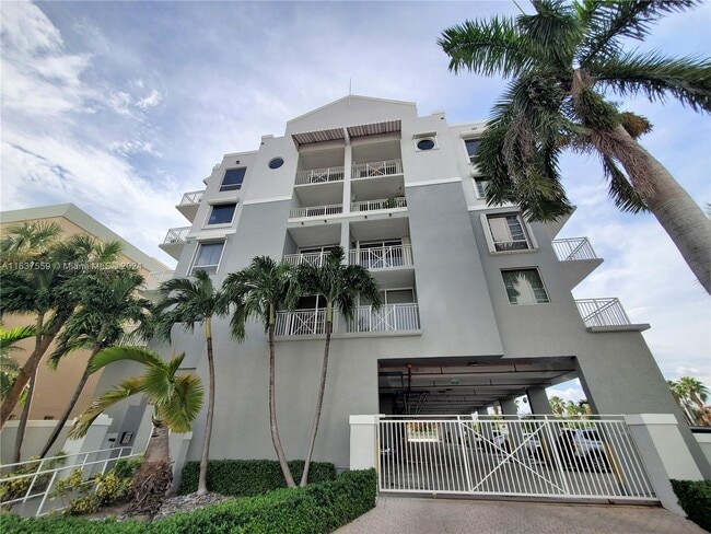 Photo - 2642 Collins Ave Condo Unit 305