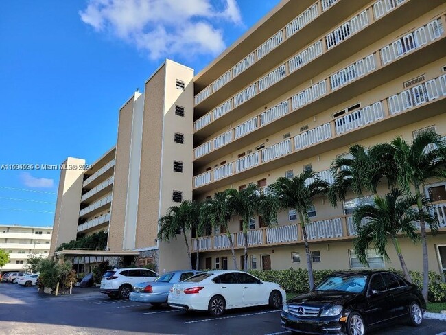 Photo - 319 NE 14th Ave Condominio Unidad 607