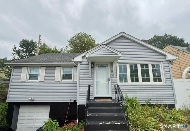 Building Photo - 16 Ledger St