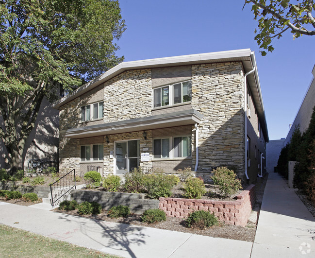 Building Photo - 1112 Knapp Rental