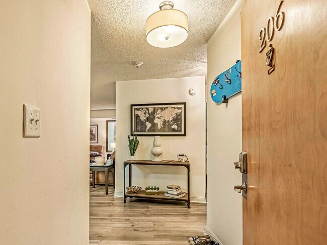 Photo - 400 20th Ave N