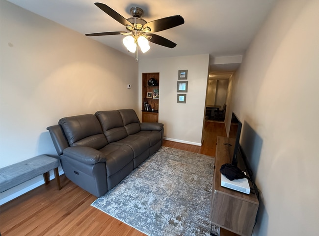 Photo - 325 Taylor St